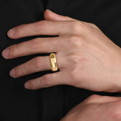 Ray - 14K Yellow Gold 8mm - Angular Men's Wedding Band in High Polished Finish