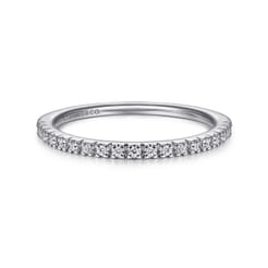 Rialle - 14K White Gold Prong Set Diamond Wedding Band