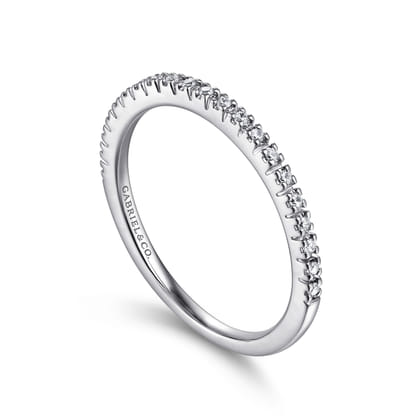 Rialle - 14K White Gold Prong Set Diamond Wedding Band