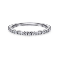 Rialle - Platinum Prong Set Diamond Wedding Band