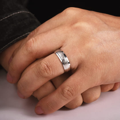 Robert - 14K White Gold 7mm - Beveled Edge Men's Wedding Band in Horizontal Brush Finish