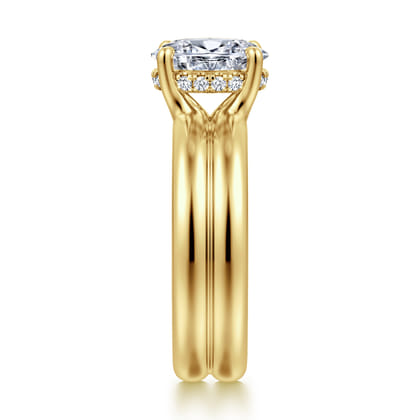 Robin - 14K Yellow Gold Oval Diamond Engagement Ring