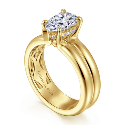 Robin - 14K Yellow Gold Pear Shape Diamond Engagement Ring