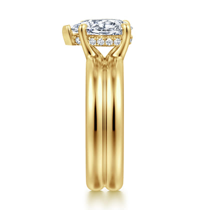 Robin - 14K Yellow Gold Pear Shape Diamond Engagement Ring