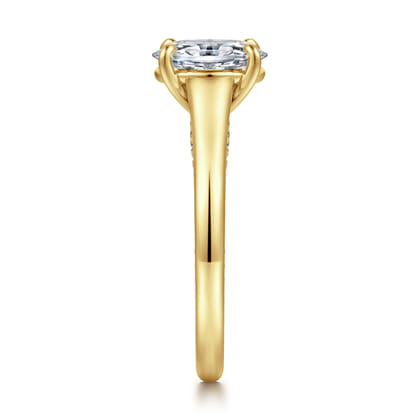 Rosey - 14K Yellow Gold Oval Diamond Engagement Ring