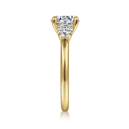 Sanaa - 14K Yellow Gold Round Three Stone Diamond Engagement Ring