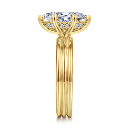 Sela - 14K Yellow Gold Marquise Shape Diamond Engagement Ring