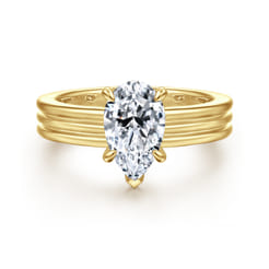 Sela - 14K Yellow Gold Pear Shape Diamond Engagement Ring