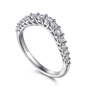 Soire---Curved-14K-White-Gold-Shared-Prong-Diamond-Wedding-Band3