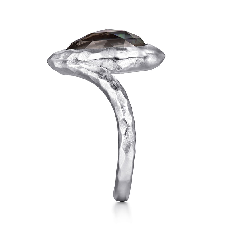 Sterling Silver Hammered Pear Shaped Black Pearl Rock Crystal Chevron Ring