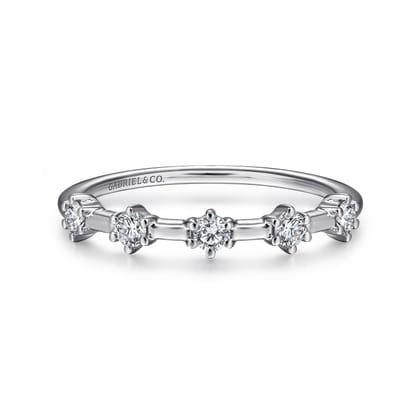 Sumatra - 14K White Gold Diamond Station Anniversary Band