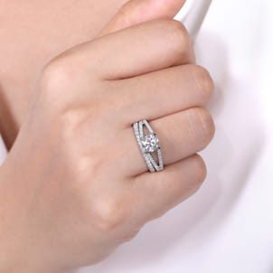 Tartan - 14K White Gold Round Diamond Engagement Ring