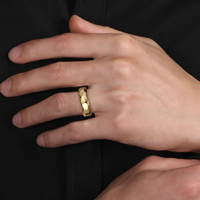 Theo - 14K Yellow Gold 7mm - Hammered Men's Wedding Band in High Polished Finish - Shot 5