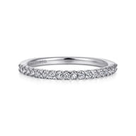 Vienne - 14K White Gold Prong Set Diamond Wedding Band