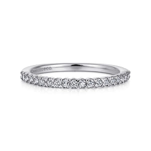Vienne - 14K White Gold Prong Set Diamond Wedding Band