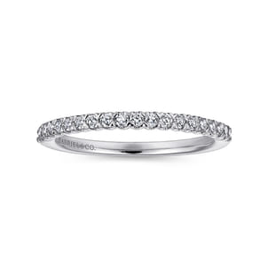 Vienne - 14K White Gold Prong Set Diamond Wedding Band