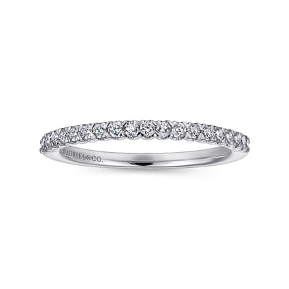 Vienne - 14K White Gold Prong Set Diamond Wedding Band