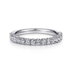 Vienne - 14K White Gold Prong Set Diamond Wedding Band