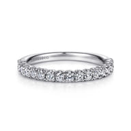 Vienne - 14K White Gold Prong Set Diamond Wedding Band