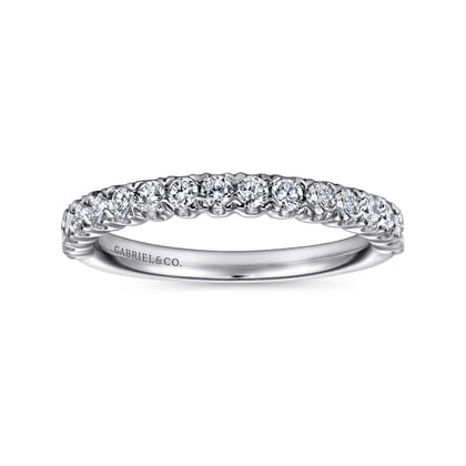 Vienne - 14K White Gold Prong Set Diamond Wedding Band