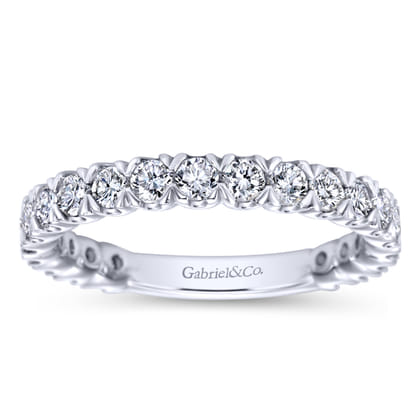 Vienne - 14K White Gold Prong Set Diamond Wedding Band