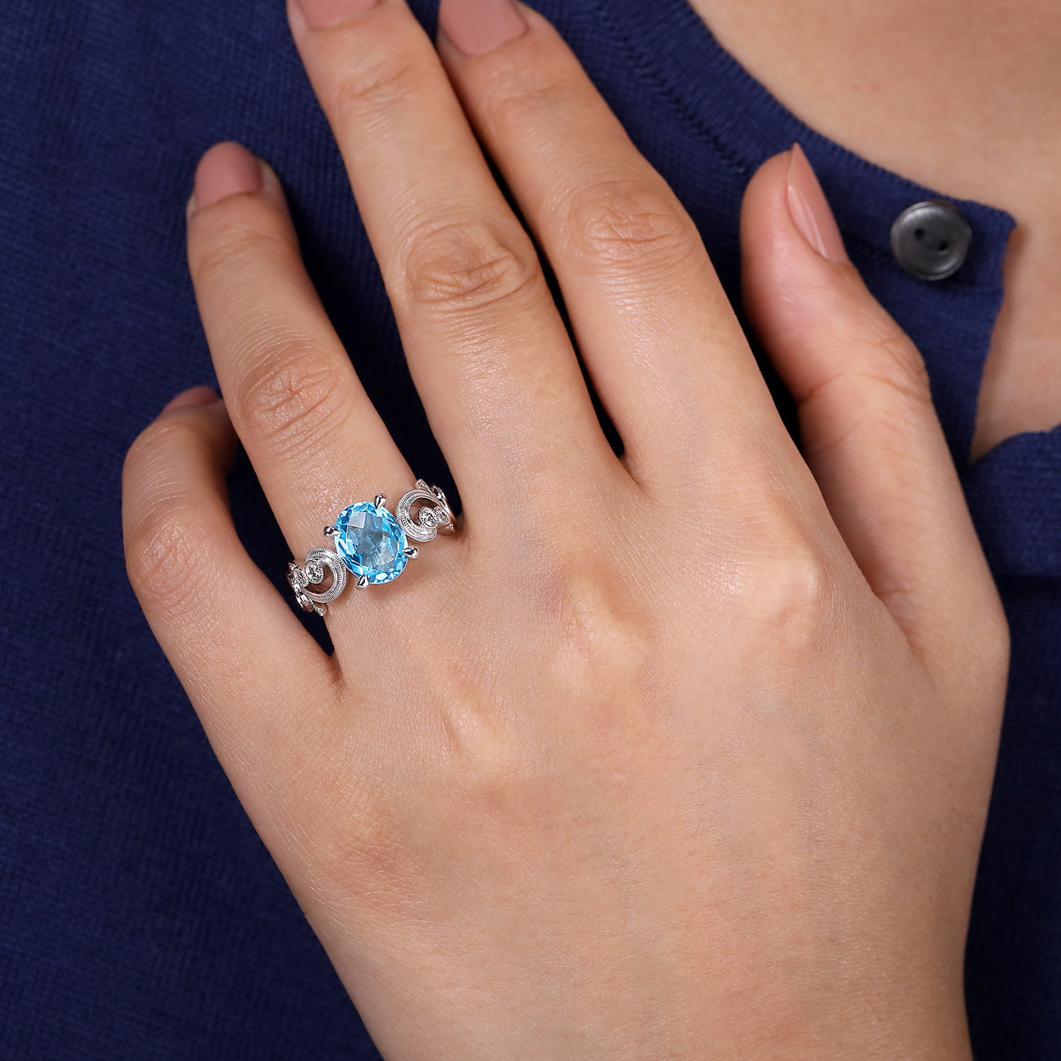 Vintage 14K White Gold Diamond and Blue Topaz Oval Ring - 0.2 ct - Shot 5