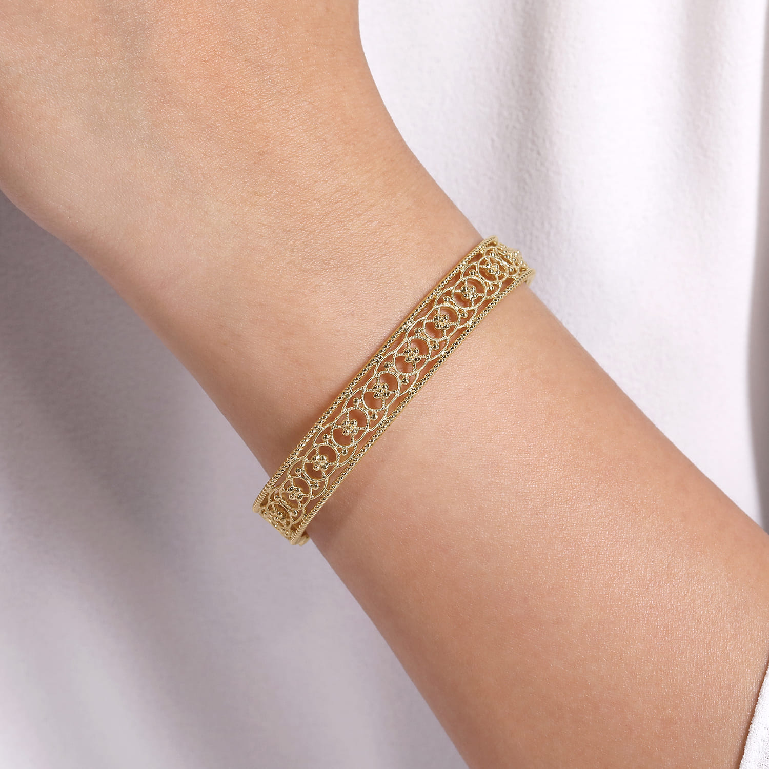 Vintage 14K Yellow Gold Open Filligree Bangle - Shot 4