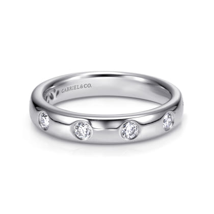 Vitoria - 14K White Gold Burnished Set 7 Stone Diamond Anniversary Band