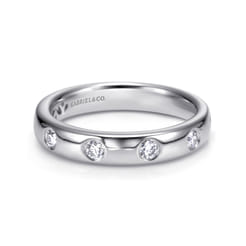 Vitoria - 14K White Gold Flush Set 7 Stone Diamond Anniversary Band