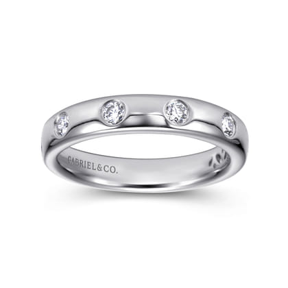 Vitoria - 14K White Gold Flush Set 7 Stone Diamond Anniversary Band
