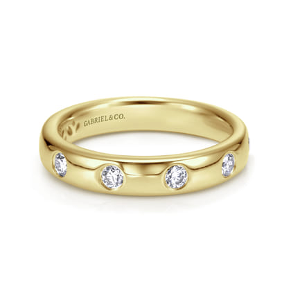 Vitoria - 14K Yellow Gold Burnished Set 7 Stone Diamond Anniversary Band