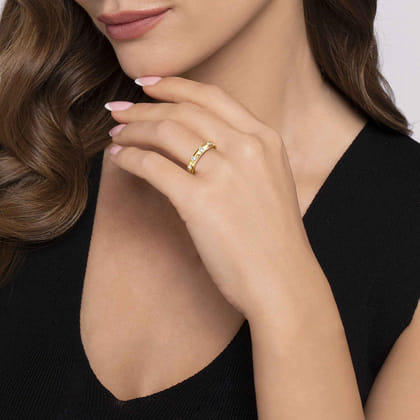 Vitoria - 14K Yellow Gold Burnished Set 7 Stone Diamond Anniversary Band