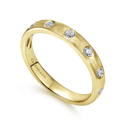 Vitoria - 14k Yellow Gold Burnished Set Round 7 Stone Diamond Anniversary Band