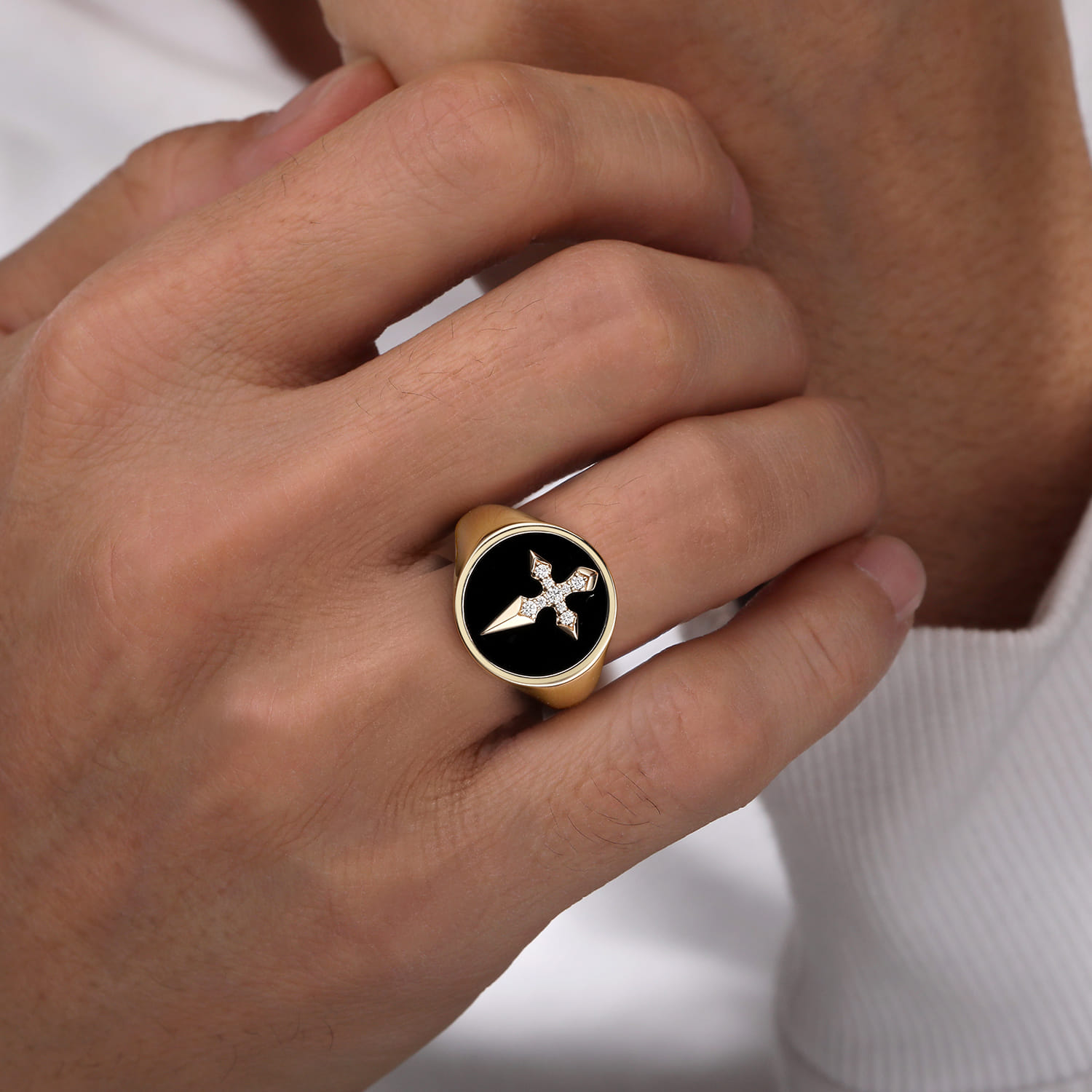 Wide 14K Yellow Gold Diamond and Onyx Cross Signet Ring - 0.11 ct - Shot 6