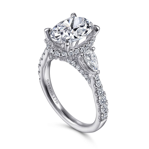 Yeardley - Vintage Inspired 18K White Gold Oval Three Stone Diamond Engagement Ring - 1.02 ct - Shot 3