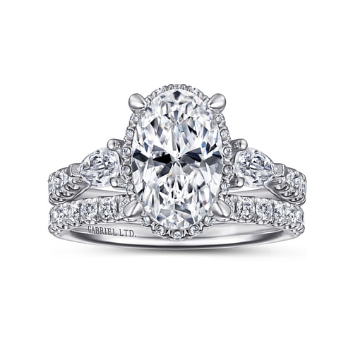 Yeardley - Vintage Inspired 18K White Gold Oval Three Stone Diamond Engagement Ring - 1.02 ct - Shot 4