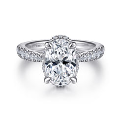 18K White Gold Oval Diamond Engagement Ring