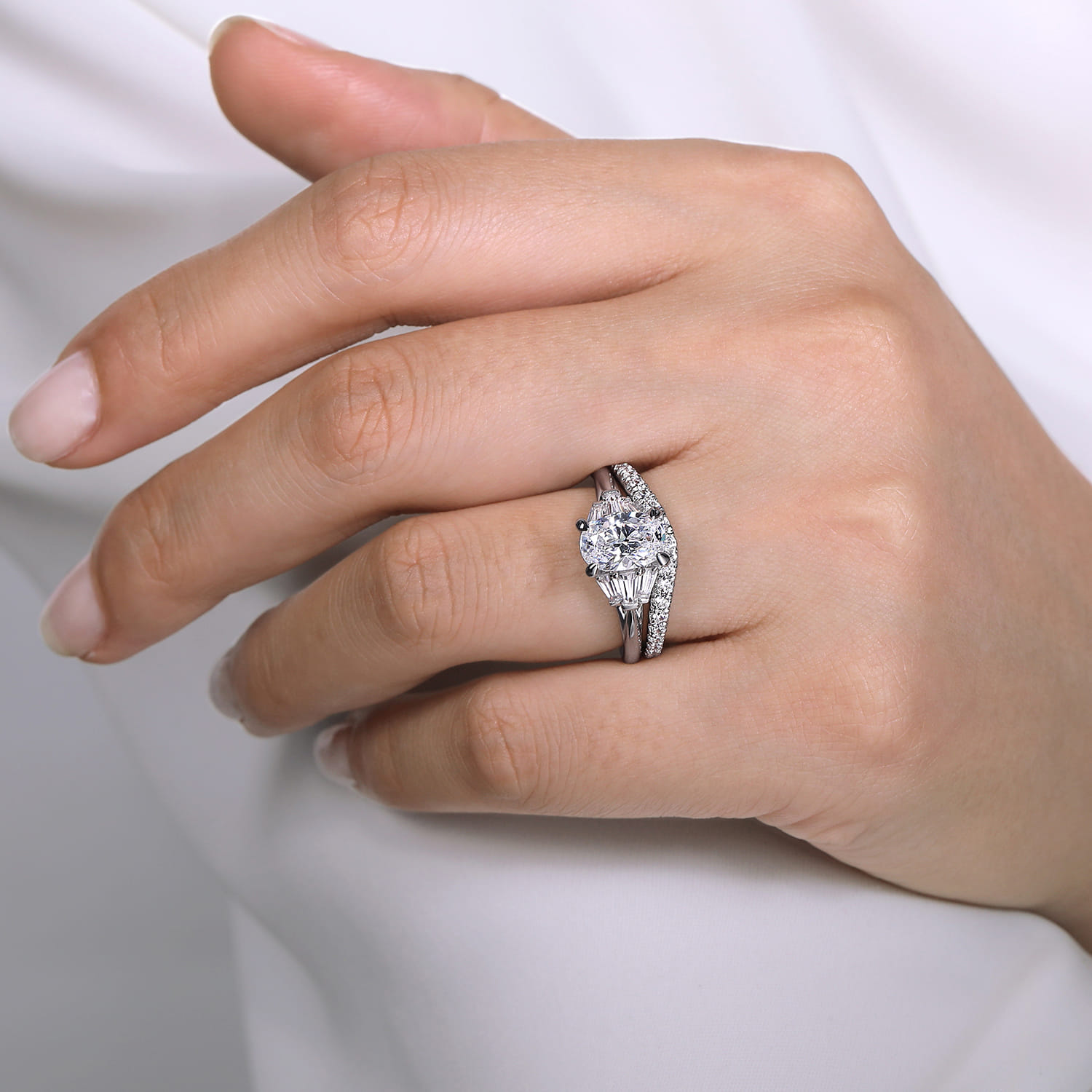Athenee - 14K White Gold Oval Three Stone Diamond Engagement Ring - 0.39 ct - Shot 6