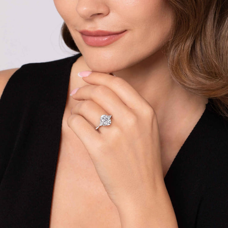 Boa - 14K White Gold Oval Three Stone Diamond Engagement Ring - 0.3 ct - Shot 6