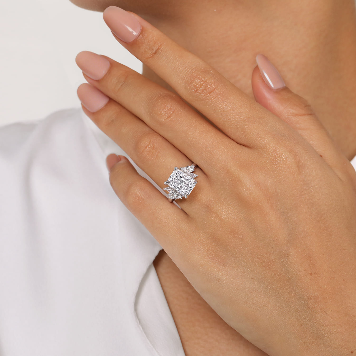 Caye - 14K White Gold Radiant Cut Diamond Engagement Ring - 0.7 ct - Shot 5