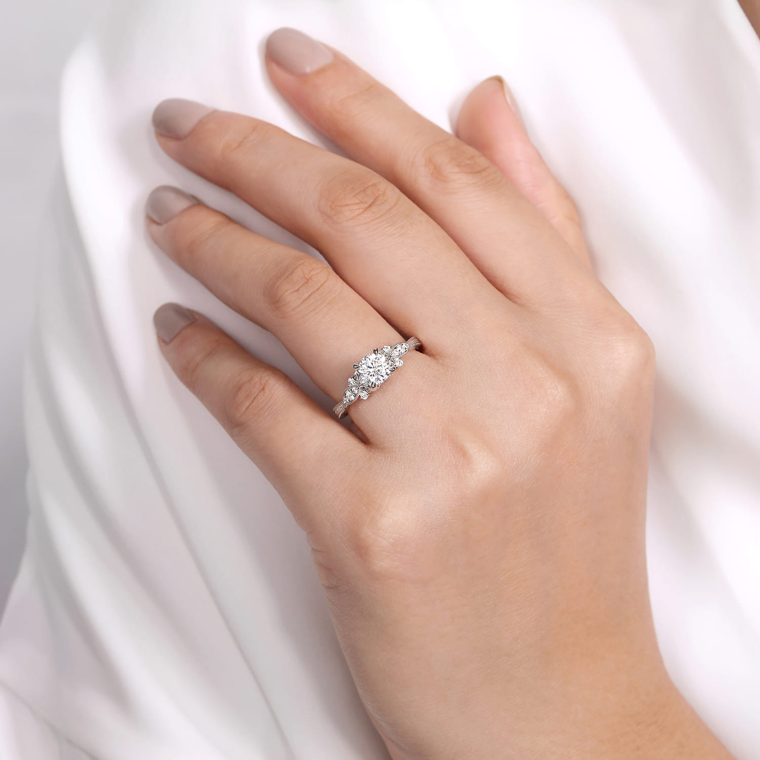Solene - Vintage Inspired 14K White Gold Round Diamond Engagement Ring - 0.13 ct - Shot 6