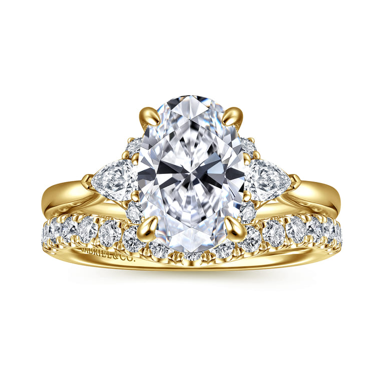 Boa - 14K Yellow Gold Oval Three Stone Diamond Engagement Ring - 0.3 ct - Shot 4