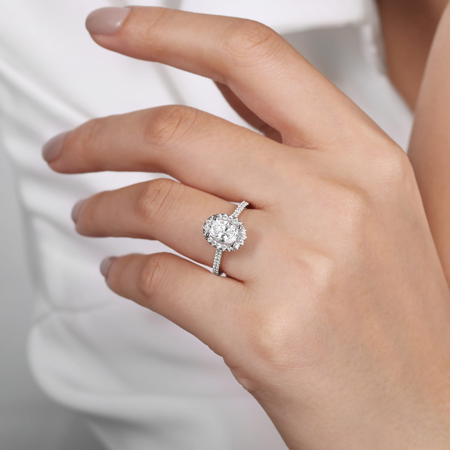 Blossom - 14K White Gold Oval Halo Diamond Engagement Ring - 0.31 ct - Shot 6