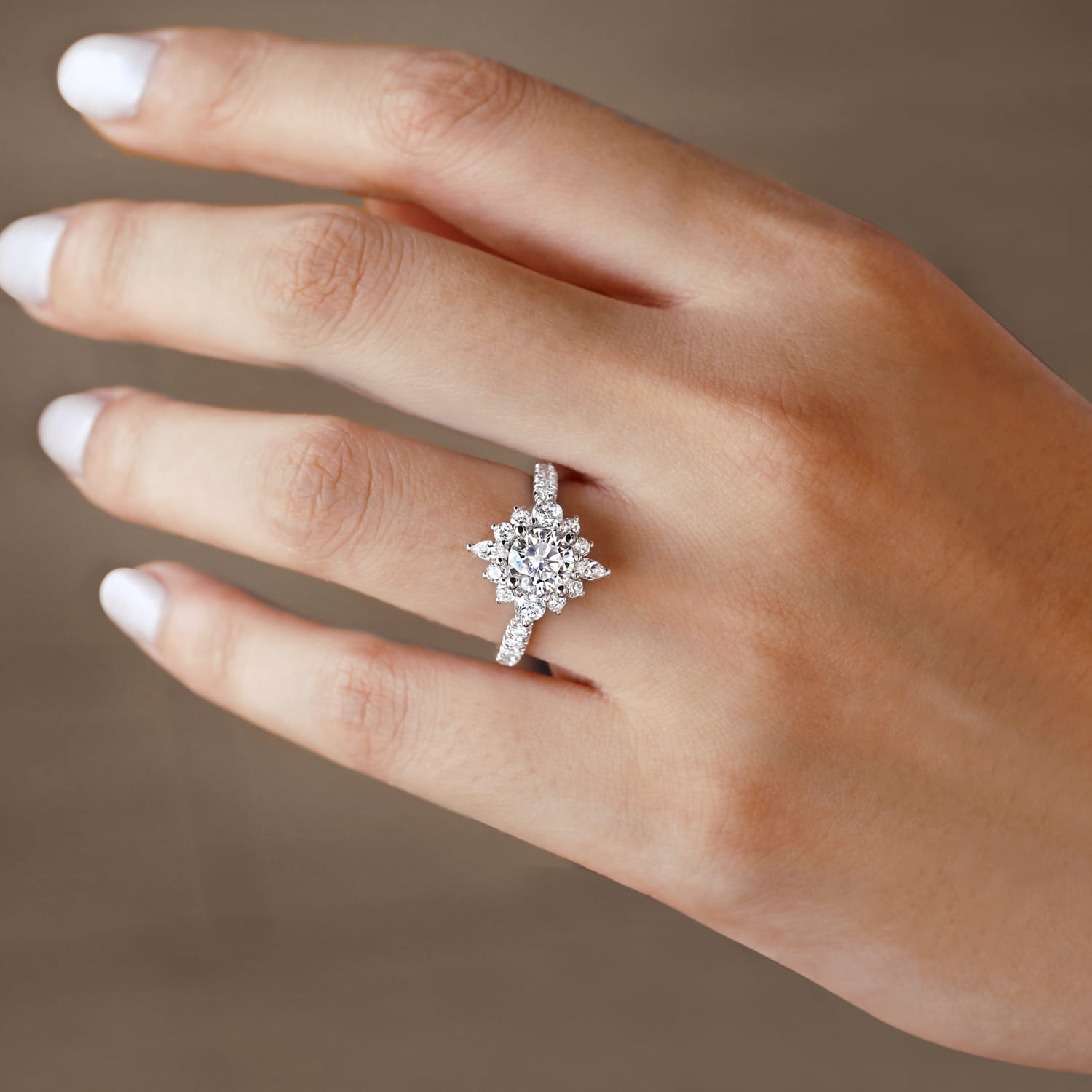 Astor - Unique 14K White Gold Round Halo Diamond Engagement Ring - 0.95 ct - Shot 5