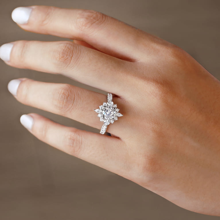Astor - Unique 14K White Gold Round Halo Diamond Engagement Ring - 0.95 ct - Shot 5