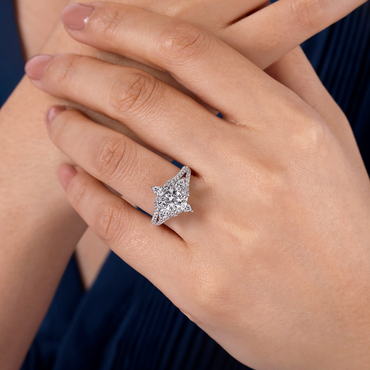 Uma - 14K White Gold Floral Halo Round Diamond Engagement Ring - 1.04 ct - Shot 6