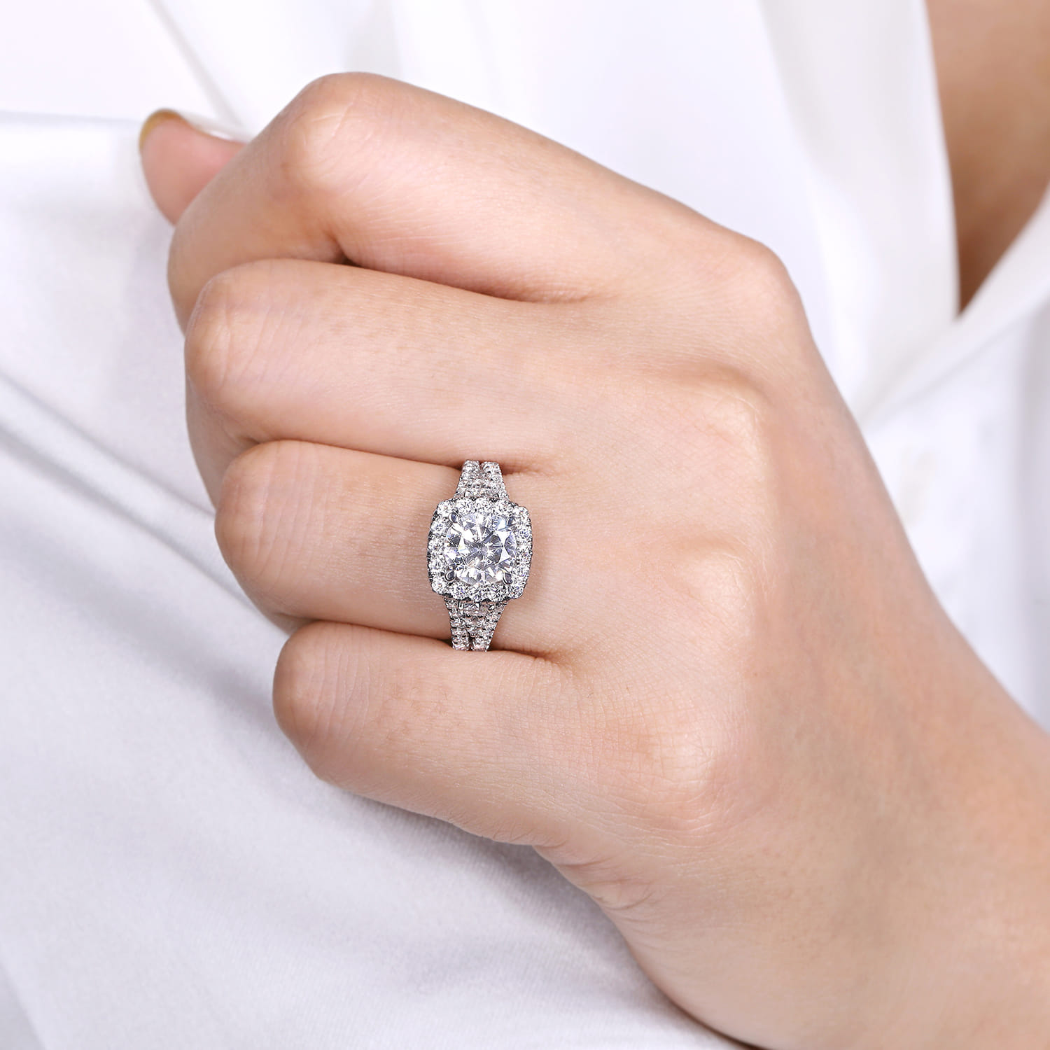 Alexia - 14K White Gold Round Halo Diamond Engagement Ring - 1.54 ct - Shot 6