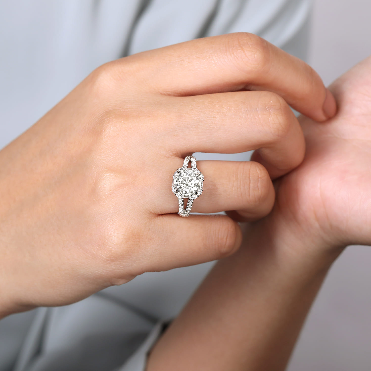 Rainier - 14K White Gold Cushion Halo Round Diamond Engagement Ring - 1 ct - Shot 6