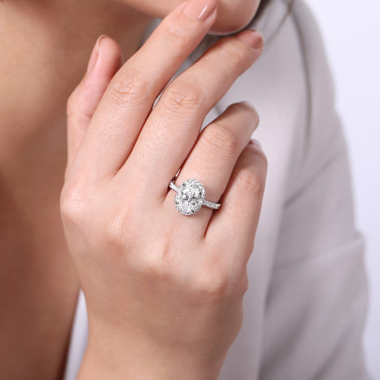Hamilton - Platinum Oval Halo Diamond Engagement Ring - 0.72 ct - Shot 6
