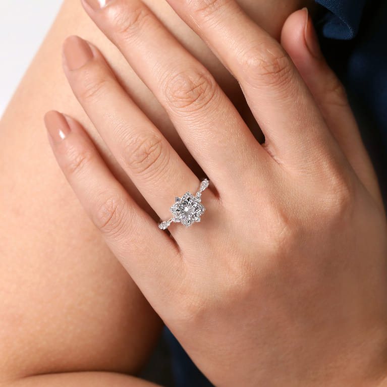 Idalia - Platinum Fancy Halo Round Diamond Engagement Ring - 0.37 ct - Shot 6